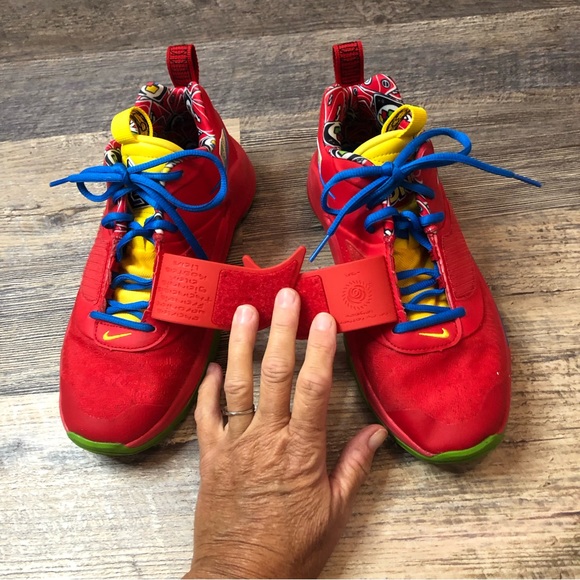 Uno x Nike Zoom Freak 3 Photo Red basketball - Size 6Y EUC worn once - Picture 3 of 10